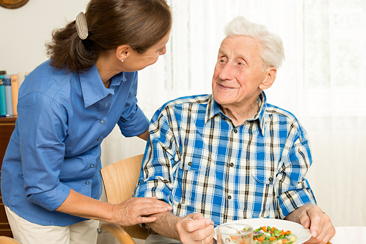 anziani che non mangiano